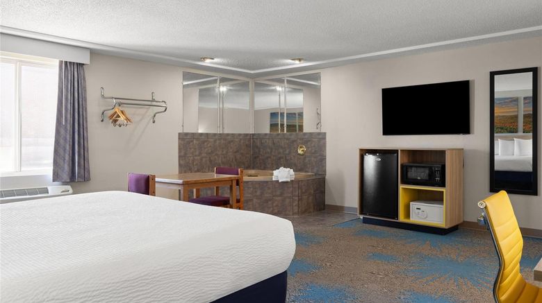 <b>Days Inn Jamestown Suite</b>. Images powered by <a href="https://iceportal.shijigroup.com/" title="IcePortal" target="_blank">IcePortal</a>.