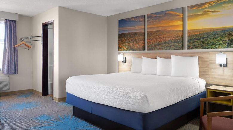 <b>Days Inn Jamestown Room</b>. Images powered by <a href="https://iceportal.shijigroup.com/" title="IcePortal" target="_blank">IcePortal</a>.