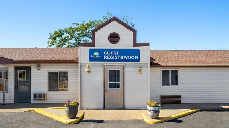 <b>Days Inn Jamestown Exterior</b>. Images powered by <a href="https://iceportal.shijigroup.com/" title="IcePortal" target="_blank">IcePortal</a>.