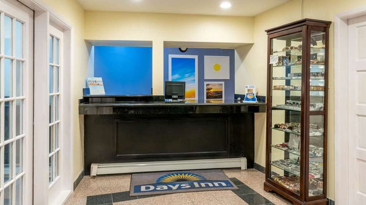 Days Inn Grants Lobby