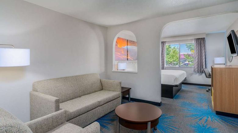 <b>Days Inn Los Lunas Suite</b>. Images powered by <a href="https://iceportal.shijigroup.com/" title="IcePortal" target="_blank">IcePortal</a>.