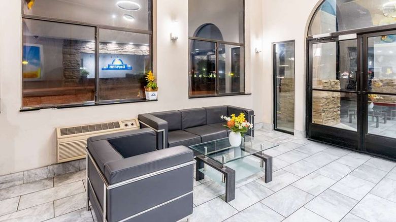 <b>Days Inn Los Lunas Lobby</b>. Images powered by <a href="https://iceportal.shijigroup.com/" title="IcePortal" target="_blank">IcePortal</a>.