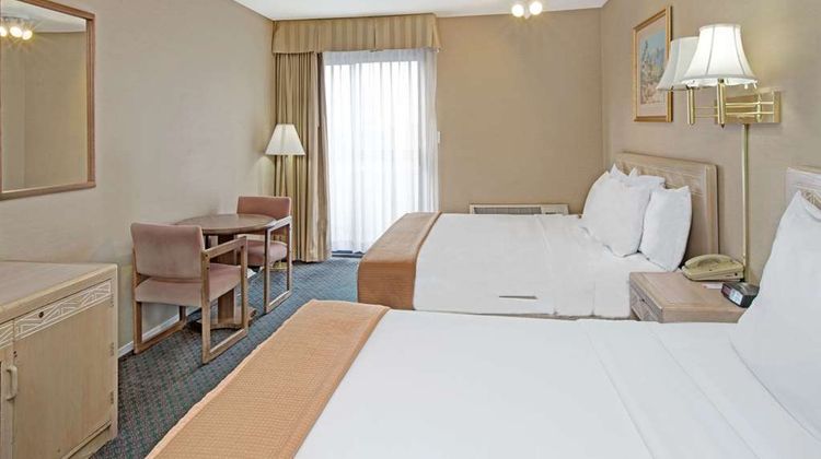 Howard Johnson Torrance Room