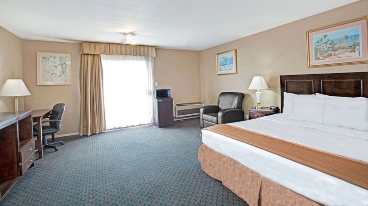 Howard Johnson Torrance Room