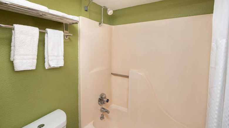 <b>Days Inn Tupelo Room</b>. Images powered by <a href="https://iceportal.shijigroup.com/" title="IcePortal" target="_blank">IcePortal</a>.