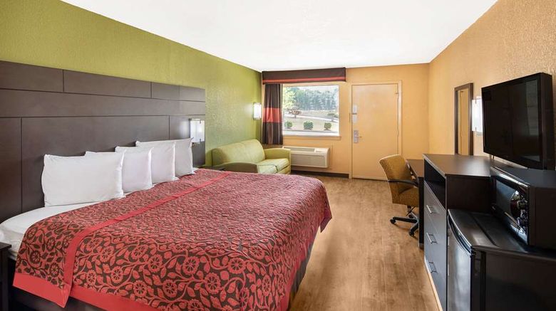 <b>Days Inn Tupelo Room</b>. Images powered by <a href="https://iceportal.shijigroup.com/" title="IcePortal" target="_blank">IcePortal</a>.