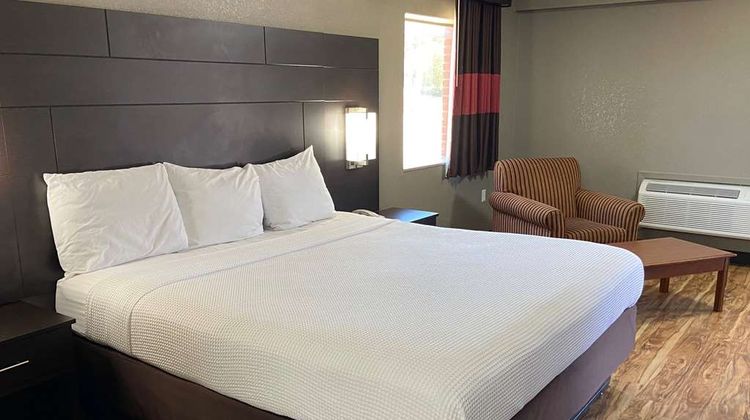 Days Inn Tupelo Room