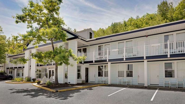 <b>Days Inn Bar Harbor Exterior</b>. Images powered by <a href="https://iceportal.shijigroup.com/" title="IcePortal" target="_blank">IcePortal</a>.