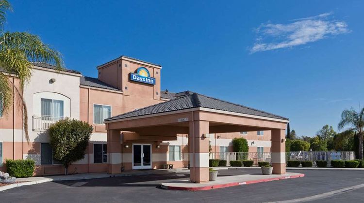 Days Inn by Wyndham Lathrop Exterior