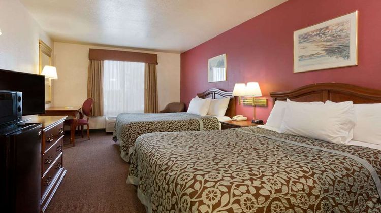 Days Inn by Wyndham Lathrop Room