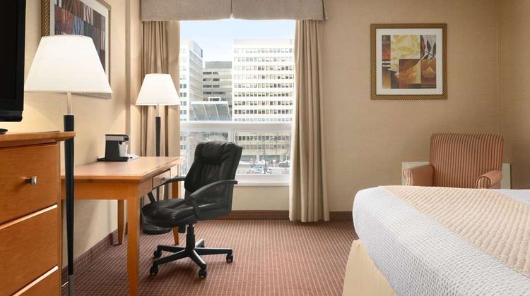 Days Inn Downtown Edmonton Room