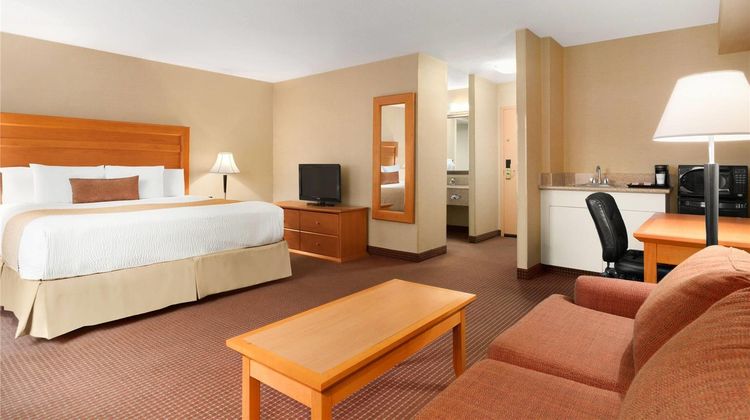 Days Inn Downtown Edmonton Room