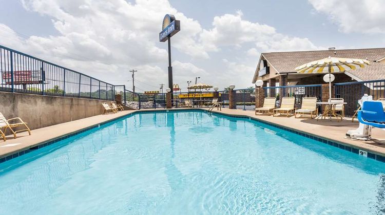 Days Inn Nashville North-Opryland Pool