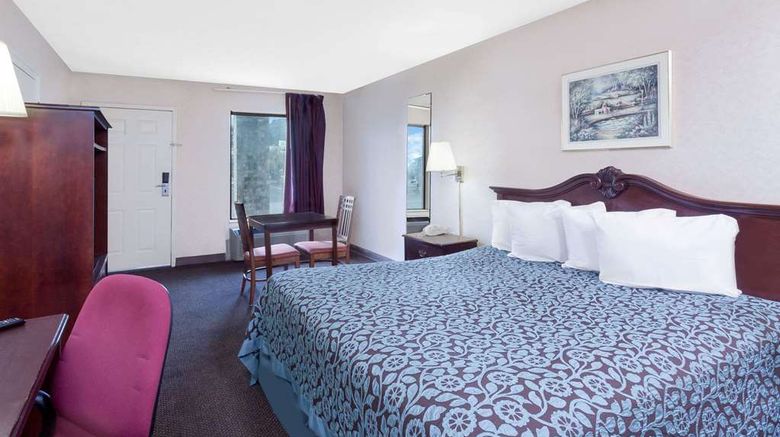 <b>Days Inn Morristown Room</b>. Images powered by <a href="https://iceportal.shijigroup.com/" title="IcePortal" target="_blank">IcePortal</a>.