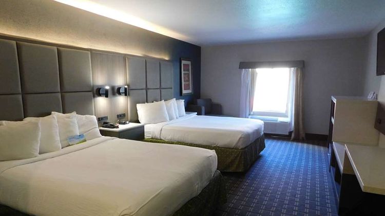 Days Inn & Suites Downtown Room