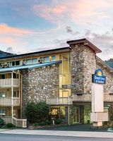 Days Inn & Suites Downtown