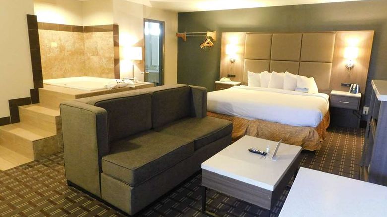 <b>Days Inn & Suites Downtown Room</b>. Images powered by <a href="https://iceportal.shijigroup.com/" title="IcePortal" target="_blank">IcePortal</a>.