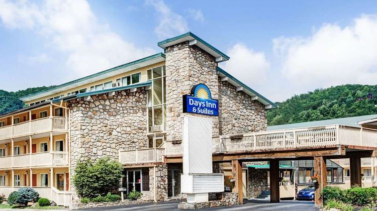 Days Inn & Suites Downtown Exterior