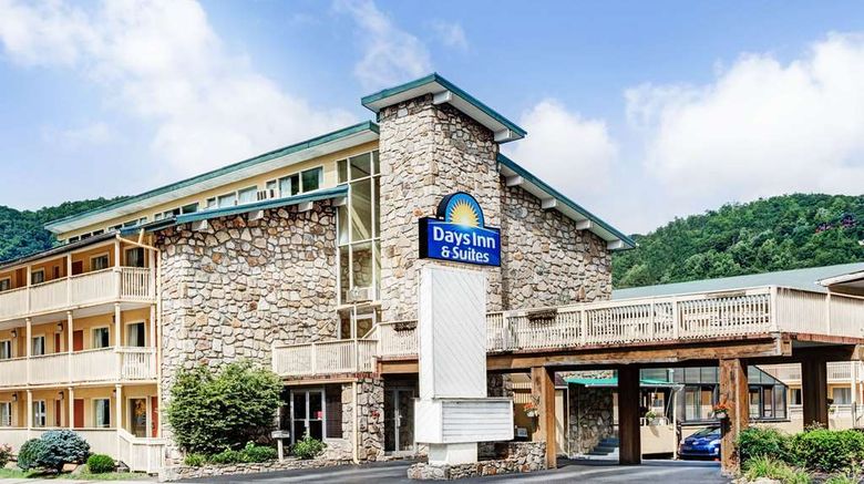 <b>Days Inn & Suites Downtown Exterior</b>. Images powered by <a href="https://iceportal.shijigroup.com/" title="IcePortal" target="_blank">IcePortal</a>.