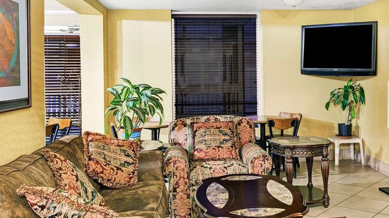 <b>Days Inn & Suites Downtown Lobby</b>. Images powered by <a href="https://iceportal.shijigroup.com/" title="IcePortal" target="_blank">IcePortal</a>.