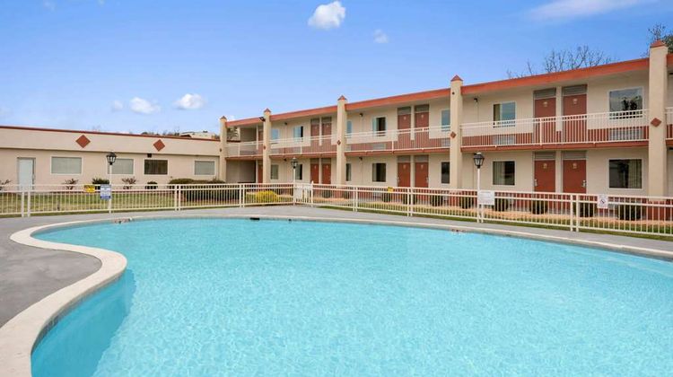 Days Inn Shelby Pool