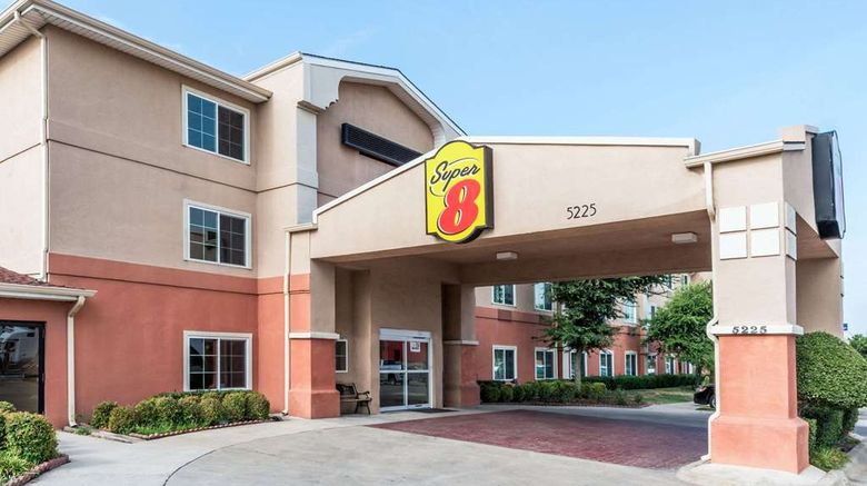 Super 8 Fort Worth North Exterior. Images powered by <a href="https://iceportal.shijigroup.com" target="_blank" rel="noopener">Ice Portal</a>.