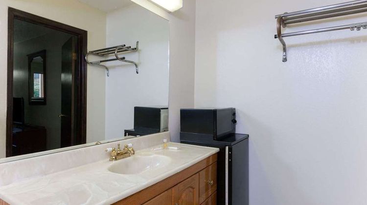 Days Inn Oklahoma City Fairground Room