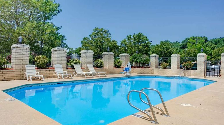 <b>Days Inn Newport News/Oyster Point Pool</b>. Images powered by <a href="https://iceportal.shijigroup.com/" title="IcePortal" target="_blank">IcePortal</a>.