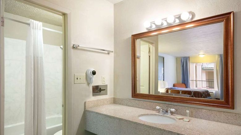<b>Super 8 College Park/Atlanta Airport W Room</b>. Images powered by <a href="https://iceportal.shijigroup.com/" title="IcePortal" target="_blank">IcePortal</a>.
