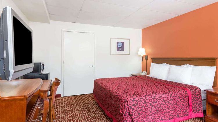 Days Inn Fredericksburg North Room