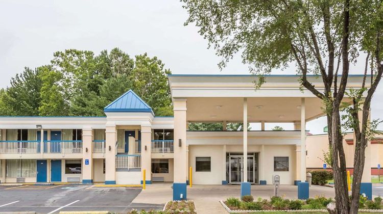 Days Inn Fredericksburg North Exterior