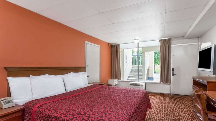 Days Inn Fredericksburg North Room