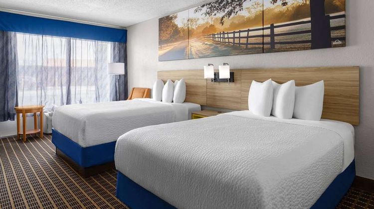 Days Inn Waycross Room