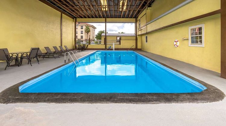 Days Inn Waycross Pool