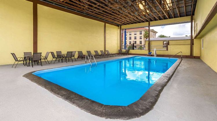Days Inn Waycross Pool
