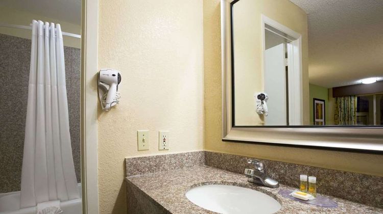 Days Inn Irving Room