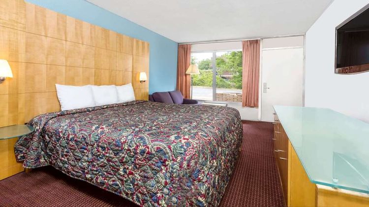Days Inn Greensboro Airport Health