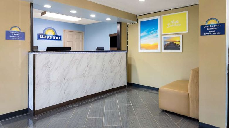 <b>Days Inn Greensboro Airport Lobby</b>. Images powered by <a href="https://iceportal.shijigroup.com/" title="IcePortal" target="_blank">IcePortal</a>.