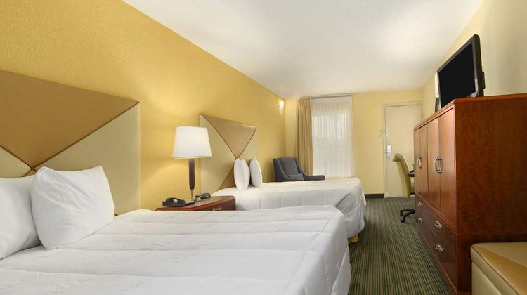Days Inn Brunswick/St. Simons Area Room
