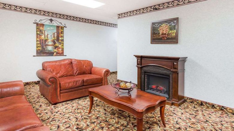 <b>Days Inn Staunton/ Mint Springs Lobby</b>. Images powered by <a href="https://iceportal.shijigroup.com/" title="IcePortal" target="_blank">IcePortal</a>.