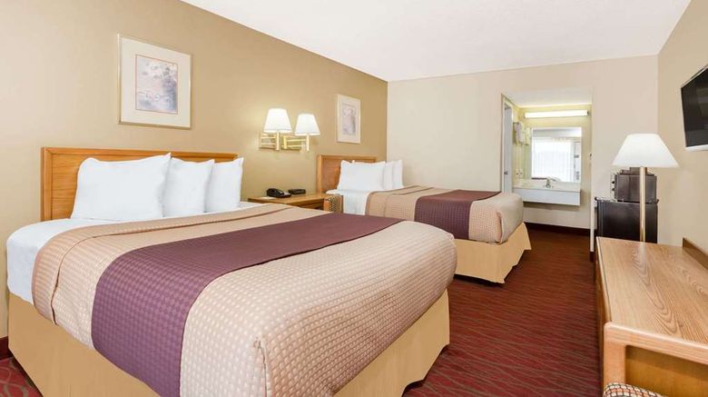 <b>Days Inn Staunton/ Mint Springs Room</b>. Images powered by <a href="https://iceportal.shijigroup.com/" title="IcePortal" target="_blank">IcePortal</a>.