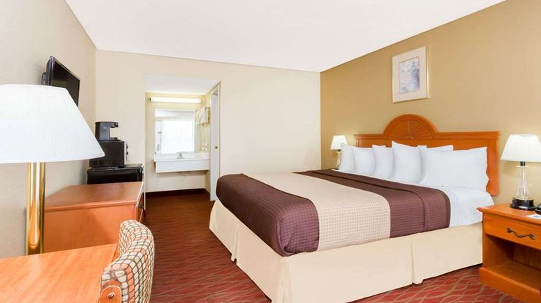 <b>Days Inn Staunton/ Mint Springs Room</b>. Images powered by <a href="https://iceportal.shijigroup.com/" title="IcePortal" target="_blank">IcePortal</a>.