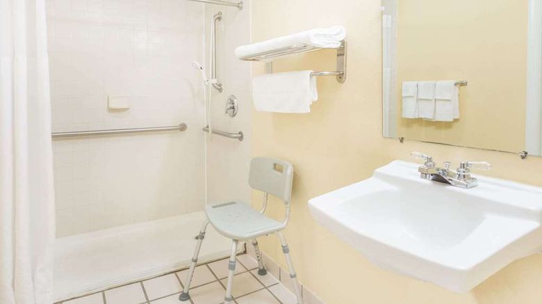 <b>Days Inn Staunton/ Mint Springs Room</b>. Images powered by <a href="https://iceportal.shijigroup.com/" title="IcePortal" target="_blank">IcePortal</a>.