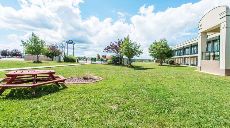 Days Inn Elizabethtown Exterior