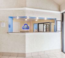Days Inn Splashtown/ATT Center Lobby