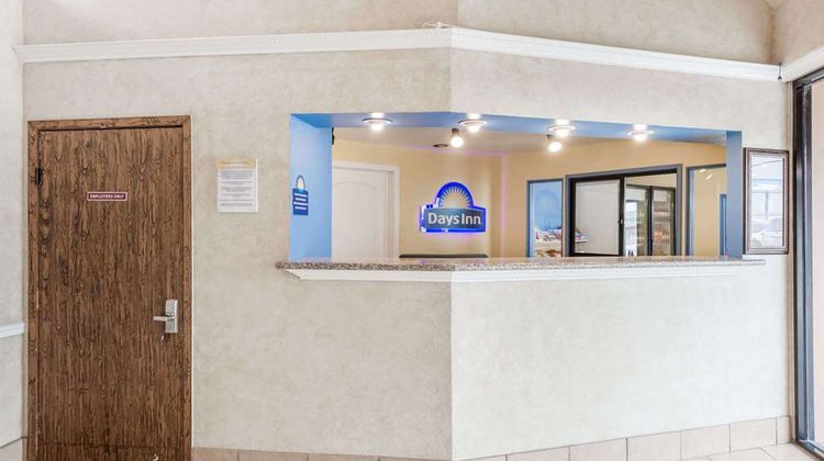 Days Inn Splashtown/ATT Center Lobby