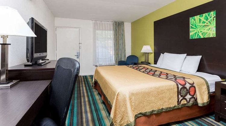 Super 8 Augusta Room