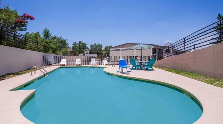Super 8 Augusta Pool