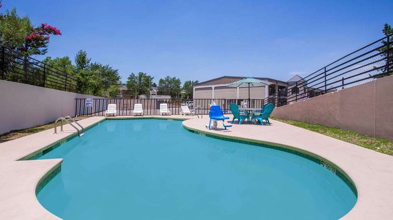 <b>Super 8 Augusta Pool</b>. Images powered by <a href="https://iceportal.shijigroup.com/" title="IcePortal" target="_blank">IcePortal</a>.