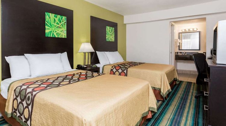 Super 8 Augusta Room